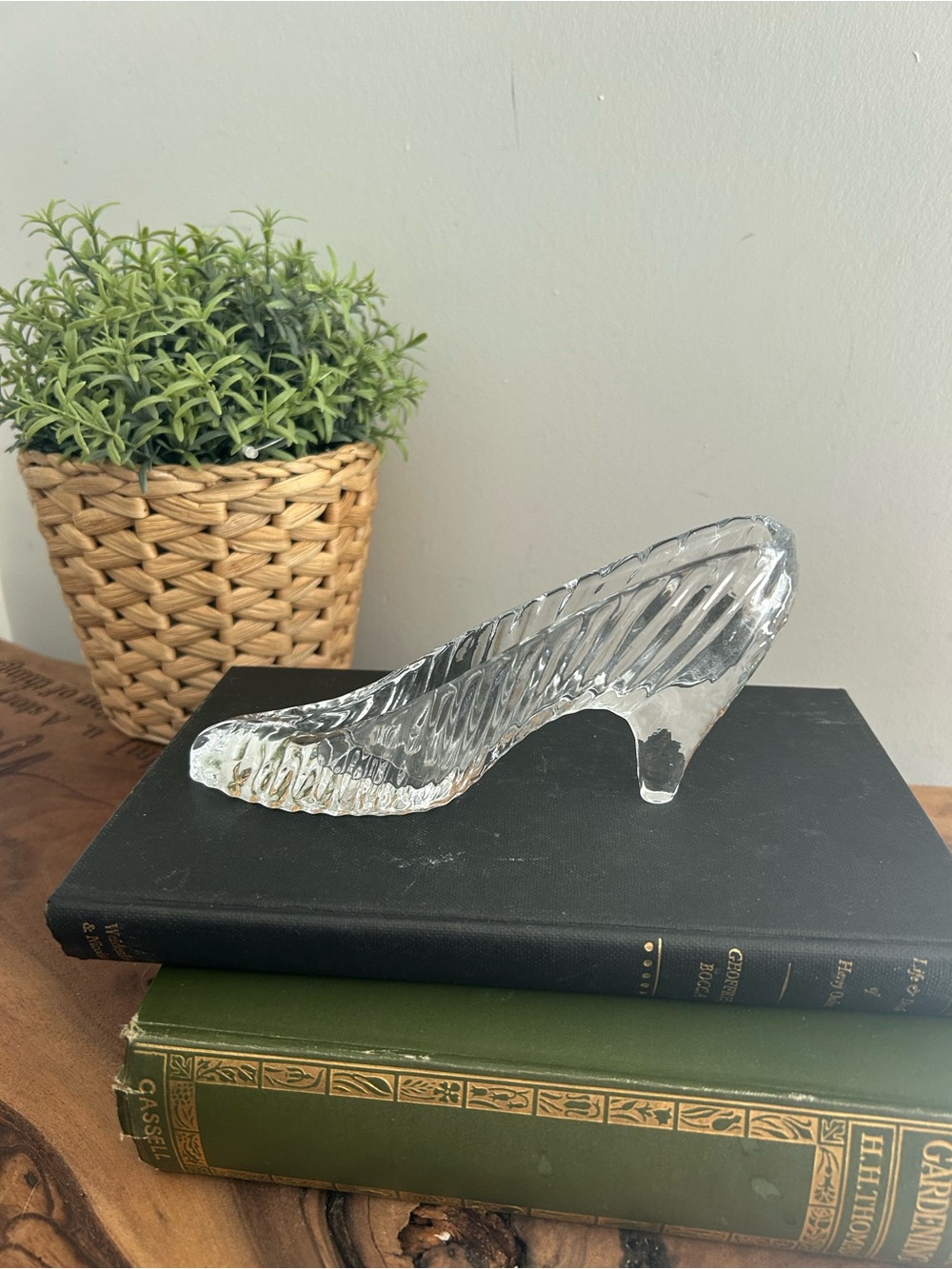 Clear Crystal Heeled Cinderella  Slipper Shoe Paperweight Trinket Dish